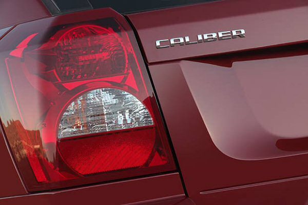 design extrieur de la Dodge Caliber: Vue agrandie d'un feu arrire.